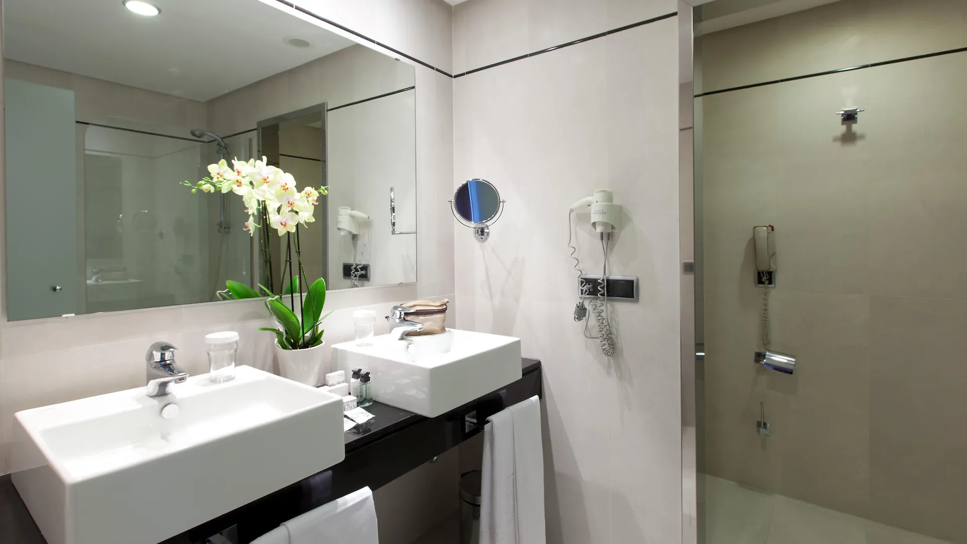 Hotel Andalucia Center Granada 4*,  Spain