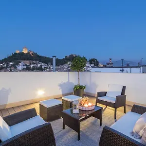 Chezmoihomes Luxury Plaza Nueva Penthouse Apartment