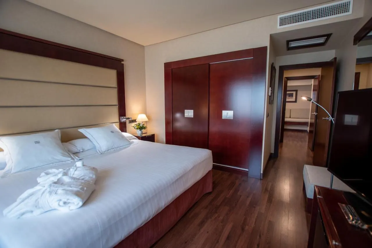 Hotel Andalucia Center Grenade 4*,